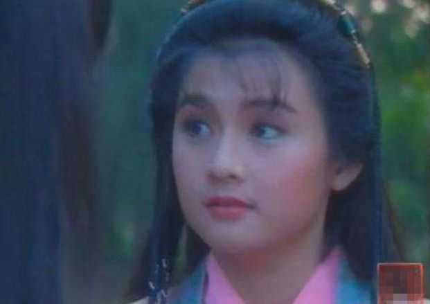 她因服用药物胖到认不出，却嫁给了大帅哥，如今生活幸福美满！