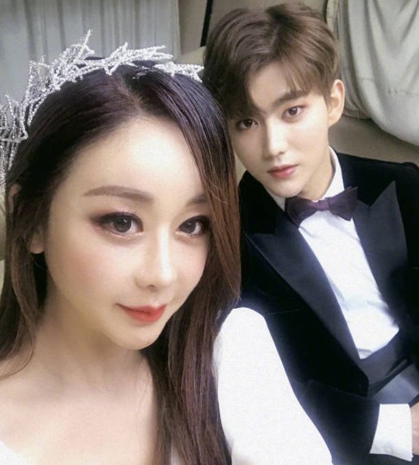 她因拍大尺度电影走红,42岁嫁24岁富二代,今被丈夫宠成女王