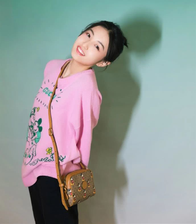 00后小花你喜欢谁?赵今麦、张子枫清新元气,只有她成熟的过分