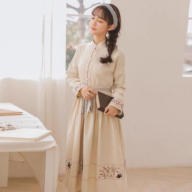 早春很火的连衣裙新穿法,时髦洋气又显身材,高级感太强