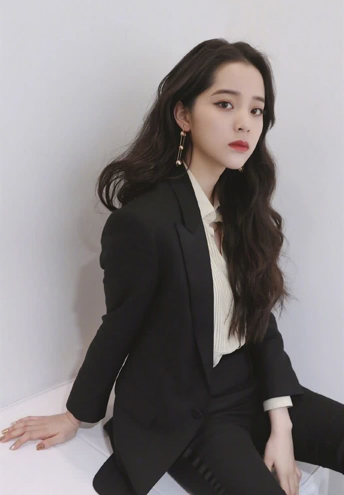 00后小花你喜欢谁?赵今麦、张子枫清新元气,只有她成熟的过分