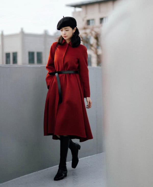 新年怎能不穿红?推荐这3款“红火”单品,显白显气质还减龄