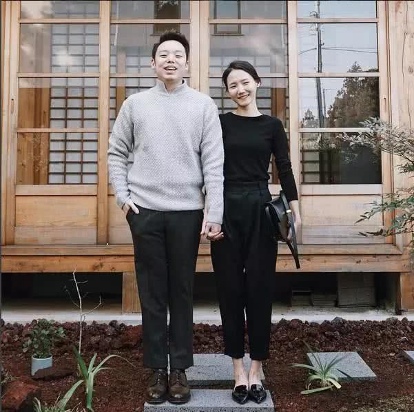 一夜爆红!这对济州夫妇356天穿情侣装,摄影旅行,上演最美爱情