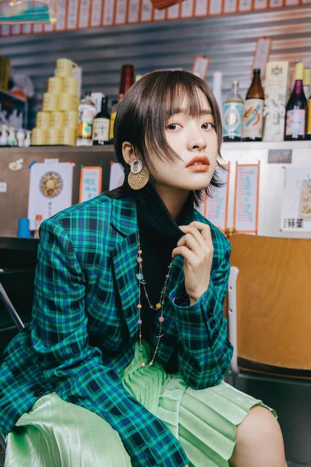 沈月瘦到认不出？低胸短裙仙气十足还显高