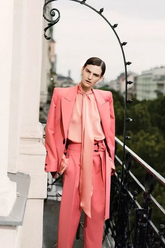 穿衣打扮学会配色很重要，试试这几个方法