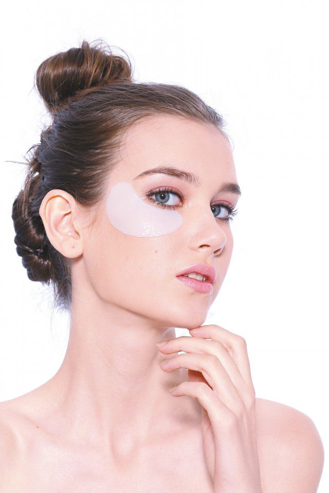 眼角细纹怎么去除，4个妙招帮你改善眼角细纹