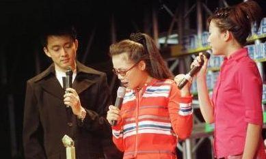 质疑颁奖礼有黑幕怒摔话筒,因病隐退多年,现凭借卫视春晚复出
