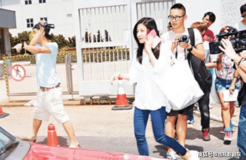 曾经为了上位甘愿在厕所被潜，曝光后“一无所有”，网友：水太深