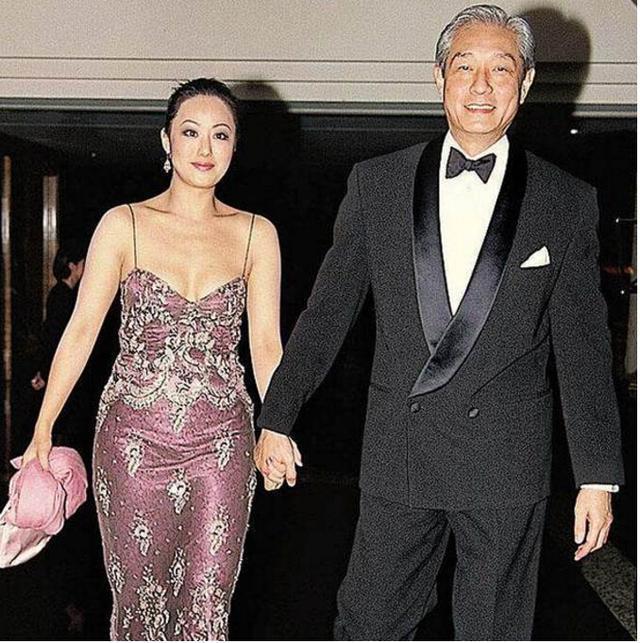 年轻时美得让人犯罪，被称为香港第一祸水，富商为她抛弃患癌妻子