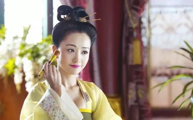 把演员当兼职的女星,颁奖基本不去,出道17年被称为“最懒女星”