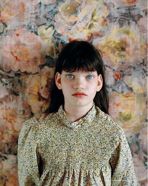 9岁乌克兰女孩长了一副扁平鼻梁,打破刻板审美成为了封面女郎?