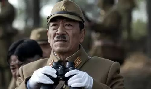 他是国家一级演员,二婚娶小37岁娇妻,今74岁还在拍戏养家