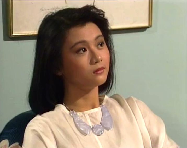 她因服用药物胖到认不出，却嫁给了大帅哥，如今生活幸福美满！