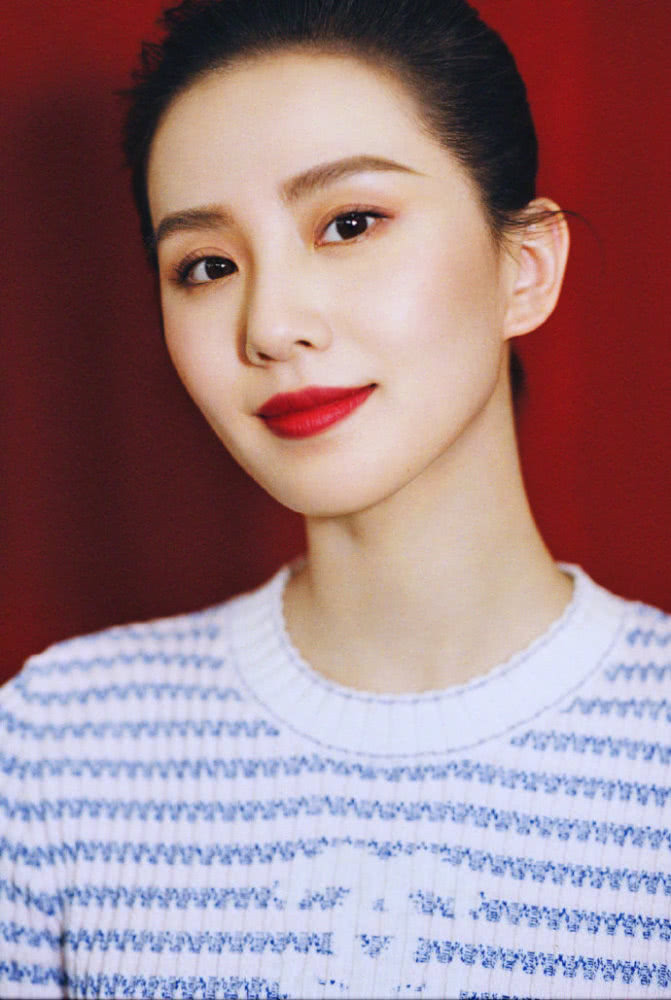 刘诗诗草莓果酱唇色，感性迷人