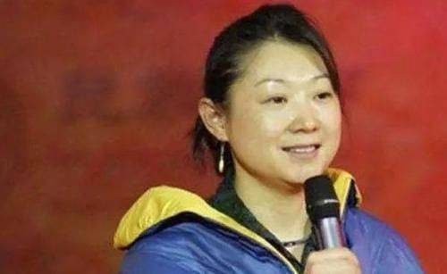 她曾是央视主持人,二婚嫁给影帝张译,无儿无女却幸福依旧