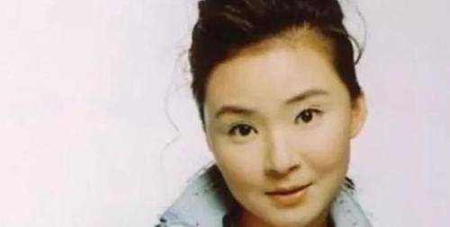 她曾是央视主持人,二婚嫁给影帝张译,无儿无女却幸福依旧