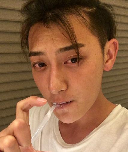 当红男星素颜大揭秘，小鲜肉卸妆后的样子，最后的才是帅哥