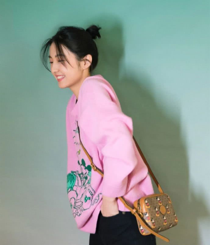 00后小花你喜欢谁?赵今麦、张子枫清新元气,只有她成熟的过分