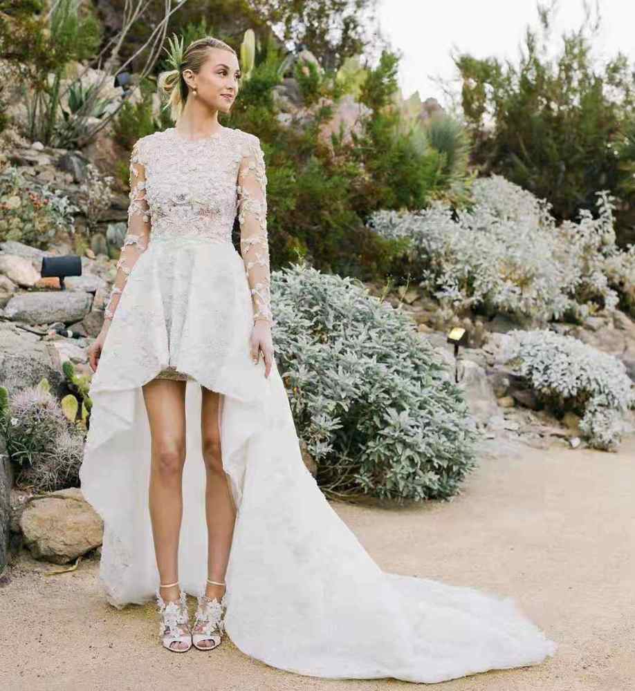 年会怎么穿才能SLAY全场?收下这份礼裙穿法大全,轻松夺得男神心