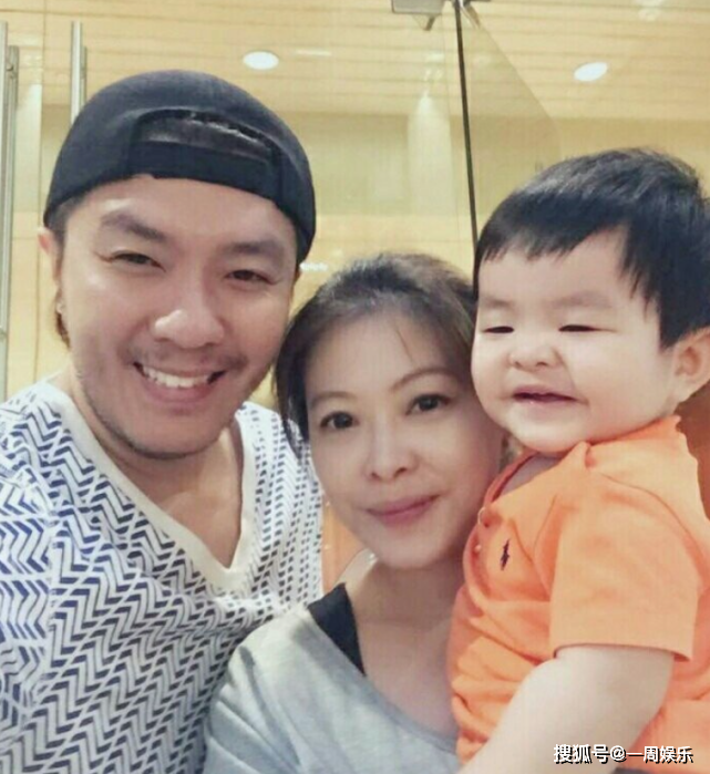 47岁阿杜近照曝光,曾经红极一时帅过郑伊健,如今却衰老难认