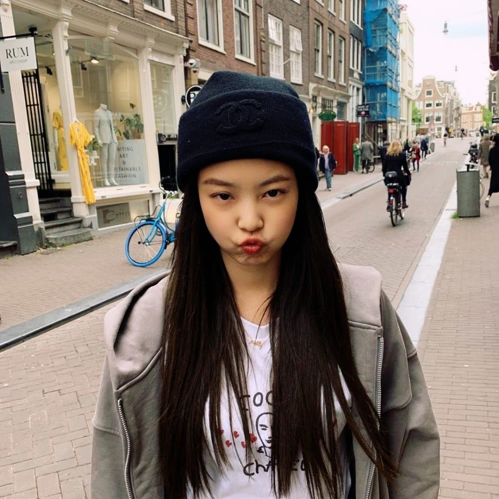 和人间香奈儿JENNIE学穿搭，你也可以又纯又欲！