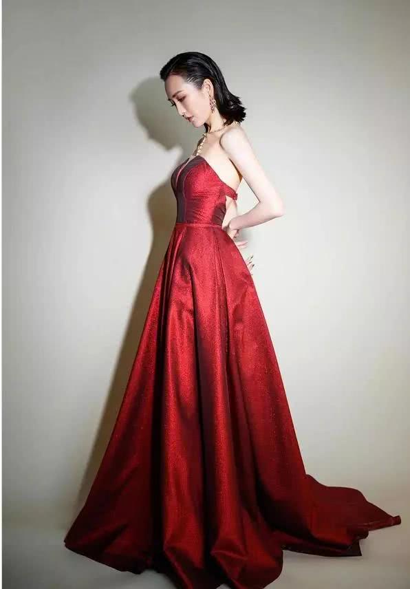 王鸥的气场太强大,不管在什么场合都能HOLD住全场成焦点