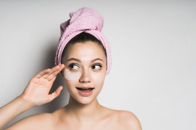 眼角细纹怎么去除,4个妙招帮你改善眼角细纹
