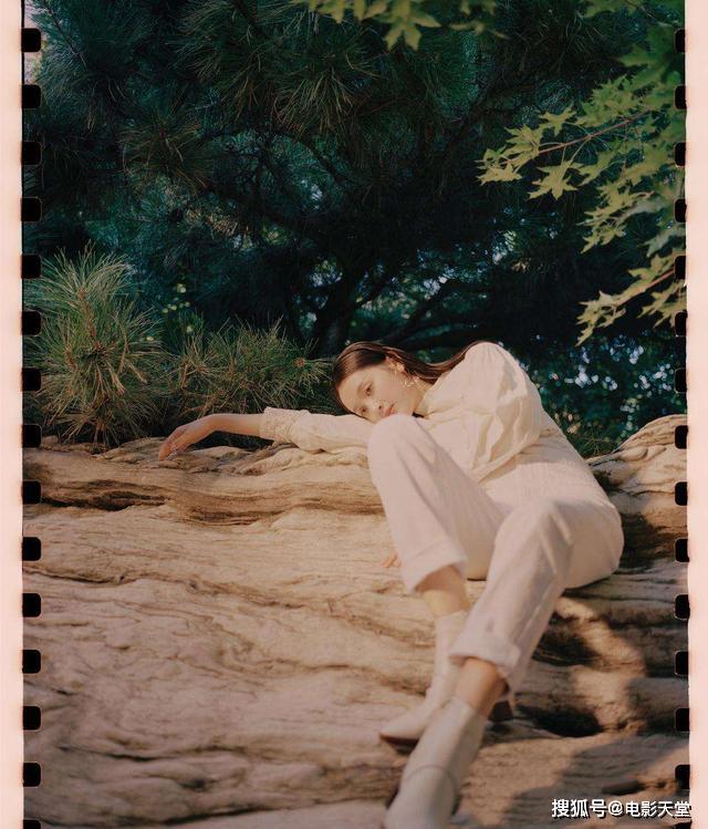 吴宣仪大粉透露斗郑爽保守估计15万，现在没钱了，这是要筹钱？