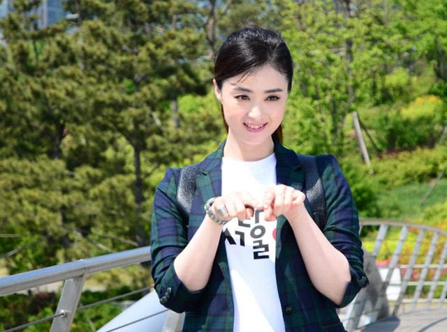 8岁为演戏跪一上午,合作孙俪爆红,如今成为实力派女明星