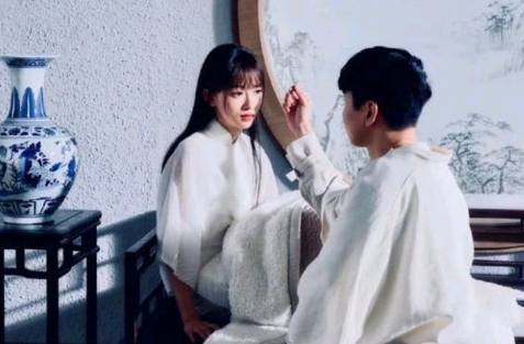 挖走杨颖的造型团队之后，吴谨言越来越像杨颖了，真的能红吗