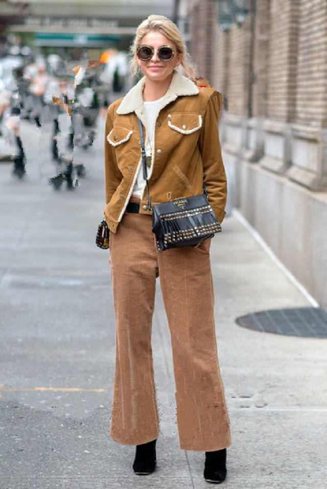 打底裤太俗气,今年冬天流行这条裤子,遮肉显瘦还很保暖