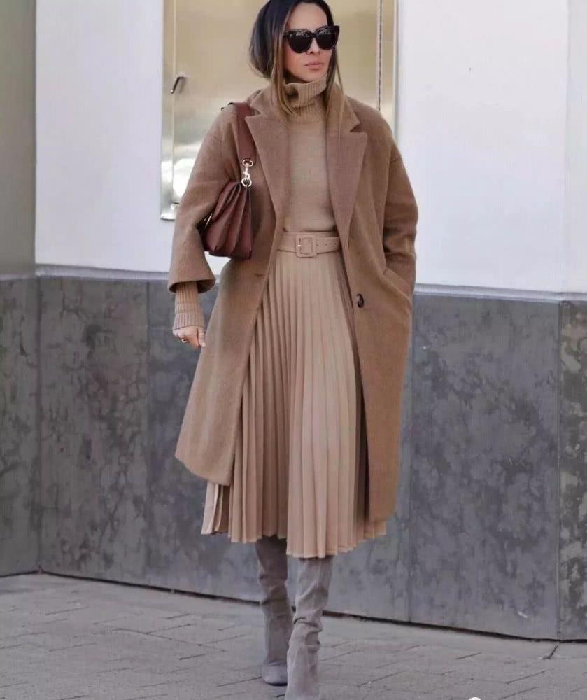 冬天穿裙子比裤子更显瘦！3个搭配保暖又显高，穿出温柔时髦