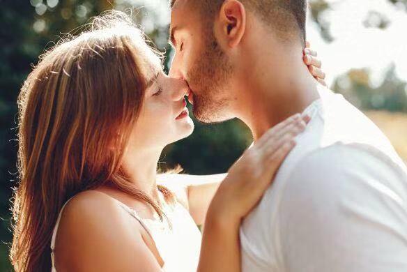 被男朋友绿了最明智的做法 别分手用这两招报复他