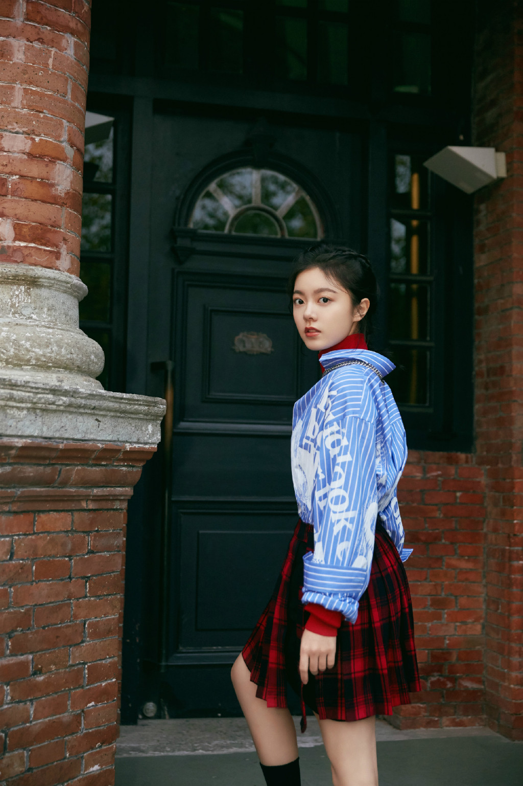 赵今麦甜美元气写真图片