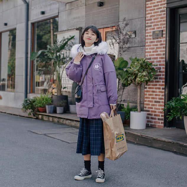 秋冬如何穿出高级感?跟着图片学搭配,让紫色浪漫美出新高度