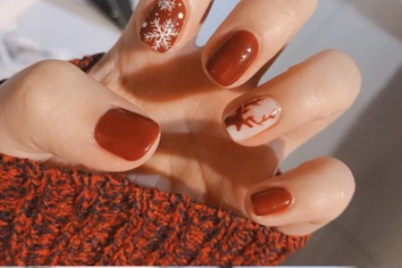 1577958052673033.jpg 2020年流行美甲新款式图片,过本命年红色美甲闪亮新款