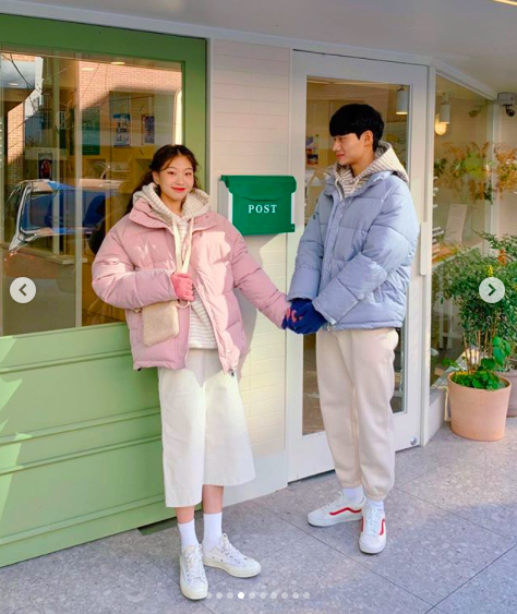 冬天穿裙子比裤子更显瘦！3个搭配保暖又显高，穿出温柔时髦