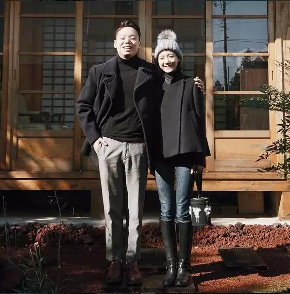 一夜爆红!这对济州夫妇356天穿情侣装,摄影旅行,上演最美爱情