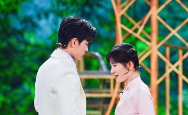 春晚三大节目被吐槽！大变活人太老套，谢娜肖战表演尴尬到极致