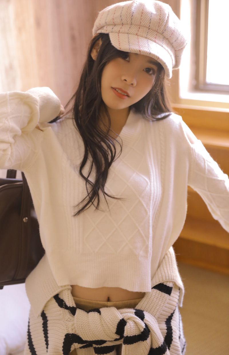 长发美女温婉诱人性感私房写真图片