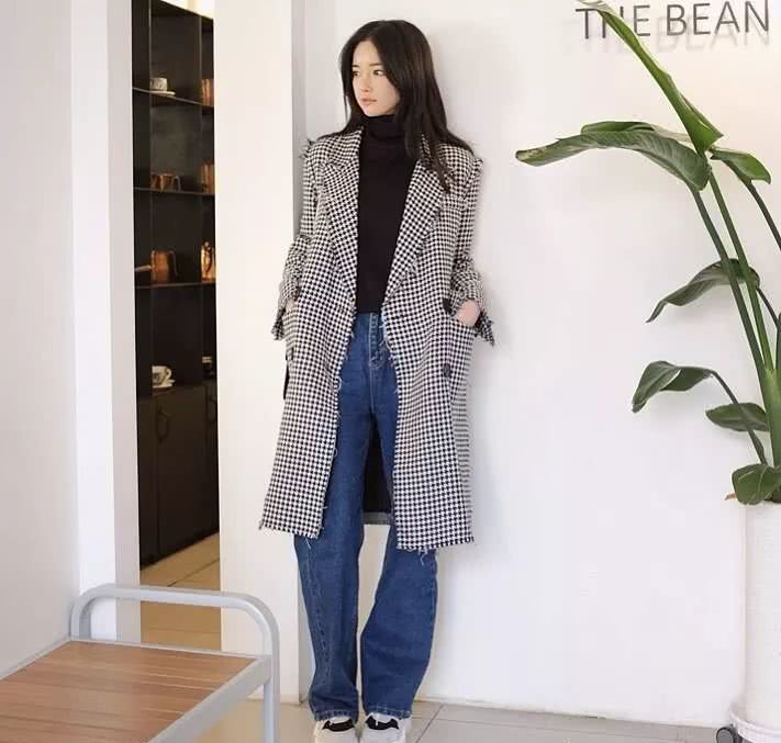 萧亚轩撞上韩国网红，潘南奎化淡妆气质赶超萧亚轩，这10亿花得值