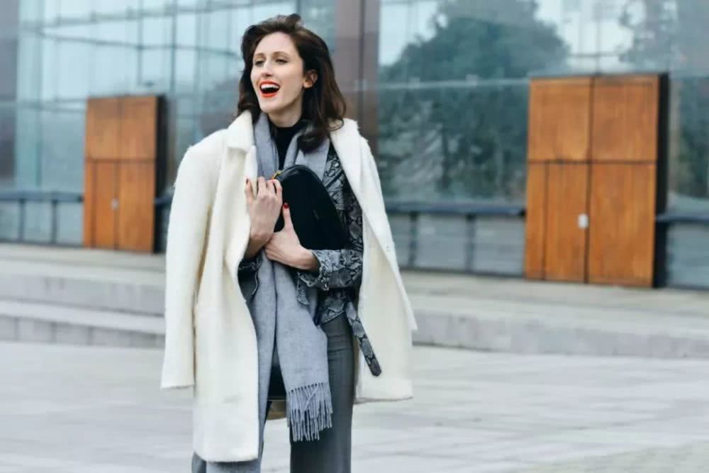 值得入手的 4 种色系下装,让你在人群中脱颖而出!