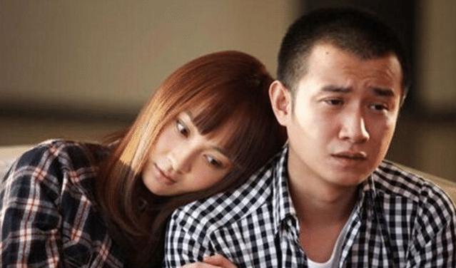 这一次怎么解释?离婚不到两个月就躺别人怀抱,网友:心疼文章