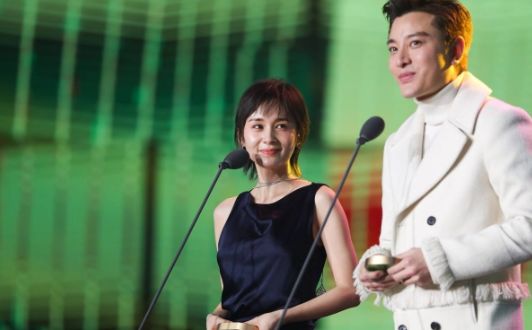 她曾与贾乃亮相恋6年,今31岁身价亿万,相貌不输李小璐