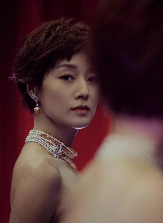 这一次怎么解释?离婚不到两个月就躺别人怀抱,网友:心疼文章