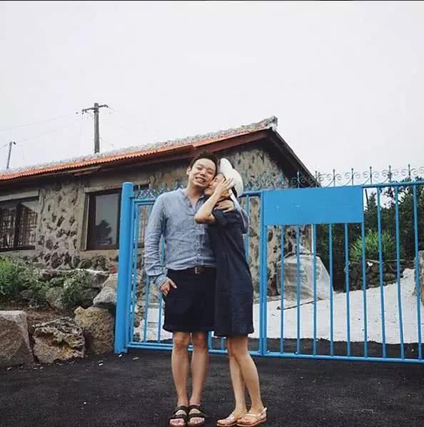 一夜爆红!这对济州夫妇356天穿情侣装,摄影旅行,上演最美爱情