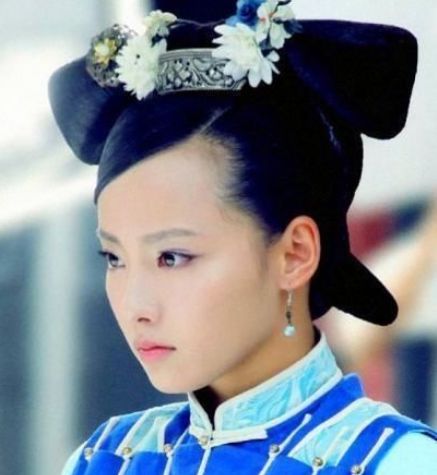 她19岁刚出道就一夜爆红,恋杜淳7年不被承认,如今嫁入豪门