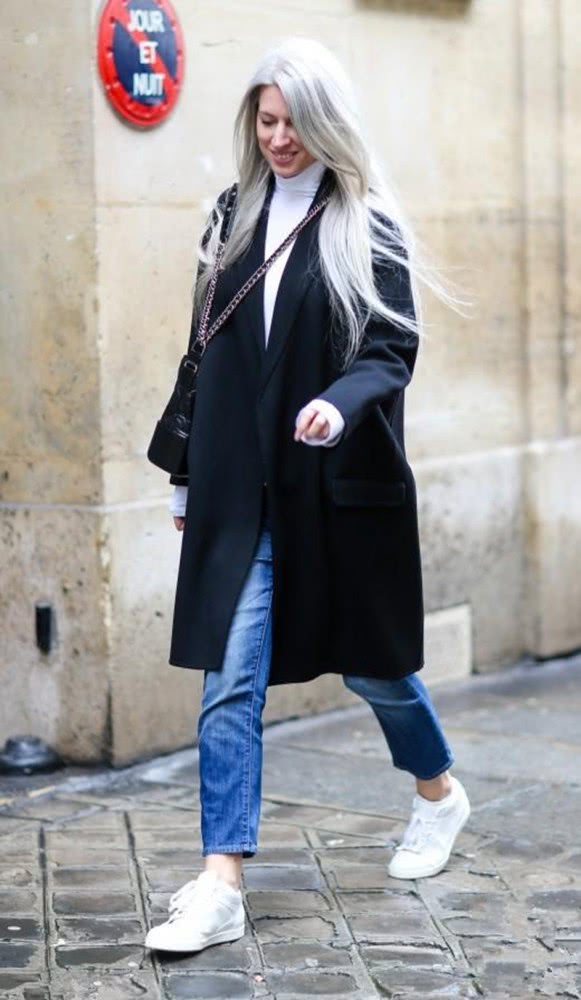 穿大衣不搭靴子也好看,选择这三款鞋子,舒适百搭不累脚