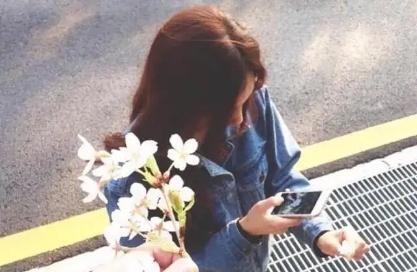 分手后，你越忍得住不找前任，他越发疯想和你复合