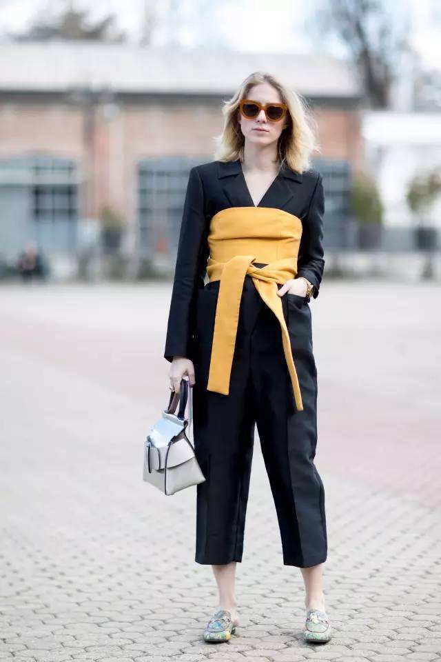 今冬超时髦的3双鞋,都帮你们挑出来了,买它